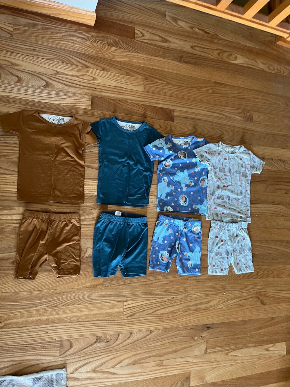 Copper Pearl 4 short pajama sets, VGUC